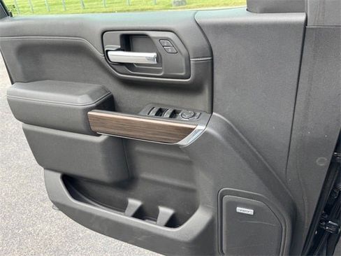 Used 2022 Chevrolet Silverado 1500 LT Trail Boss w/ LT Trail Boss Premium Package image 16