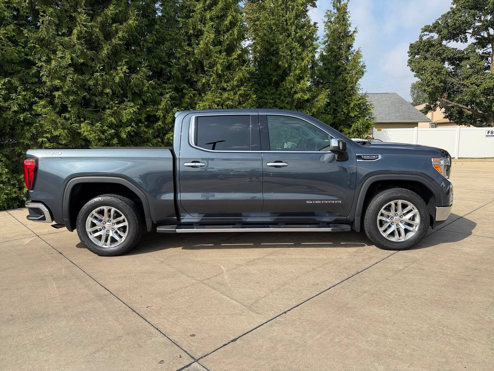 Used 2019 GMC Sierra 1500 SLT w/ SLT Premium Plus Package AWD/4WD image 32