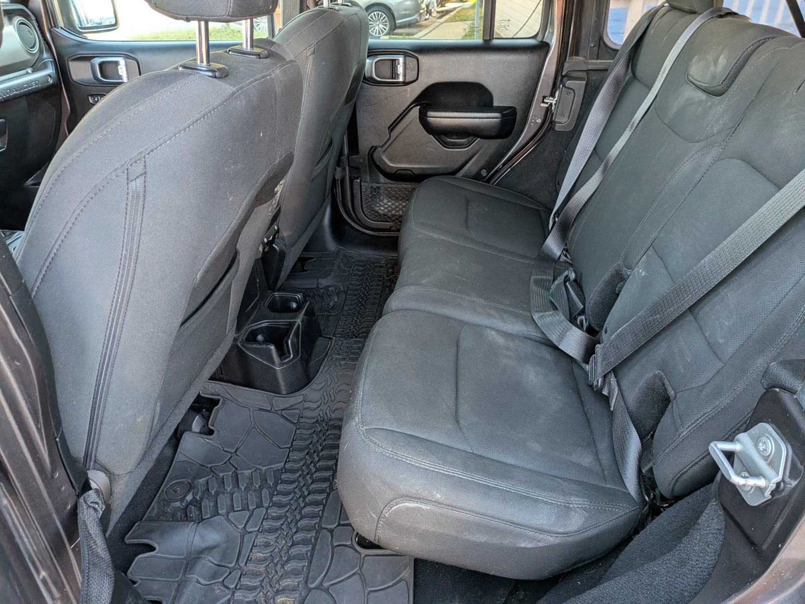 Used 2018 Jeep Wrangler Unlimited Sport S AWD/4WD image 24