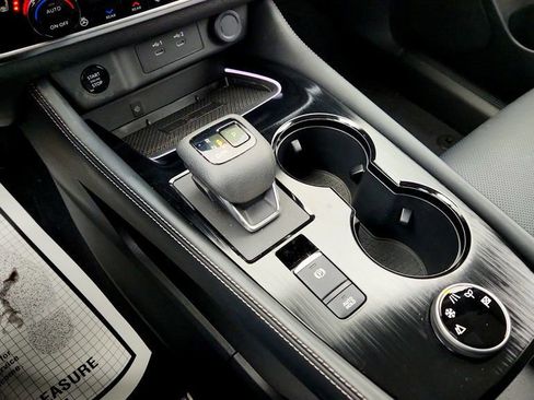 Used 2025 Nissan Rogue Platinum w/ Platinum Premium Package image 16