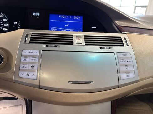 Used 2009 Toyota Avalon XLS FWD image 13