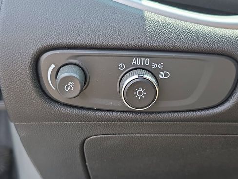 Used 2023 Chevrolet Malibu LT FWD image 28