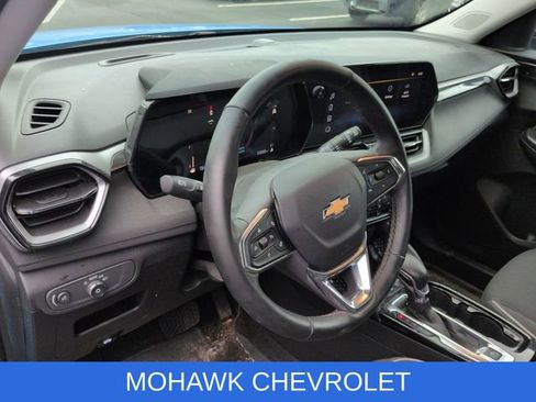 Used 2024 Chevrolet TrailBlazer LT w/ LT Cold Weather Package image 9