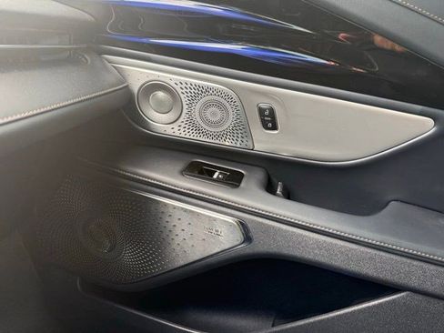 Used 2024 Lincoln Nautilus Reserve w/ Equipment Group 203A image 18