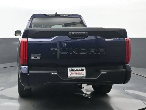 Used 2022 Toyota Tundra SR5 w/ SR5 Convenience Package AWD/4WD image 17