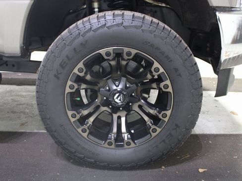 Used 2019 Ford F250 Lariat w/ Chrome Package image 30