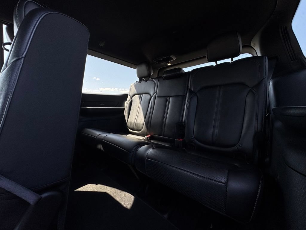 Used 2024 Jeep Wagoneer Series II w/ Flexible Seating Group RWD image 20