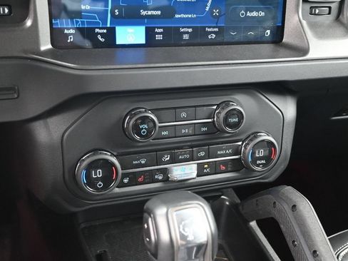 Used 2025 Ford Bronco Badlands AWD/4WD image 17