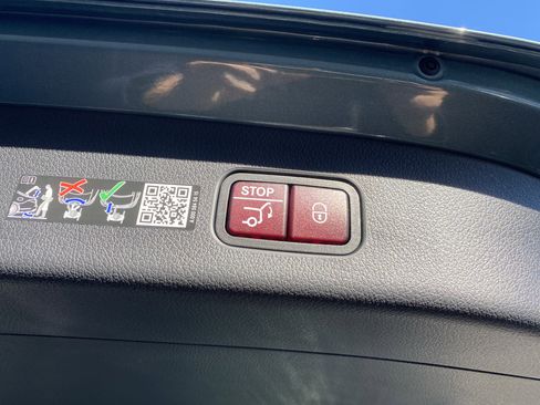 Used 2026 Mercedes-Benz GLC 300 4MATIC image 24