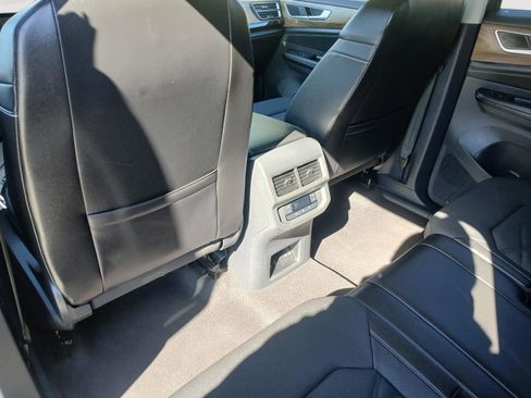 Used 2024 Volkswagen Atlas SE image 14