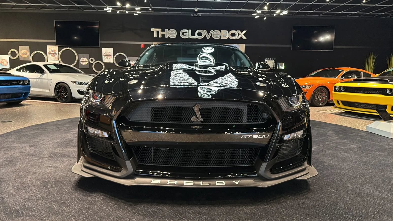 Used 2021 Ford Mustang Shelby GT500 w/ Technology Package RWD image 2