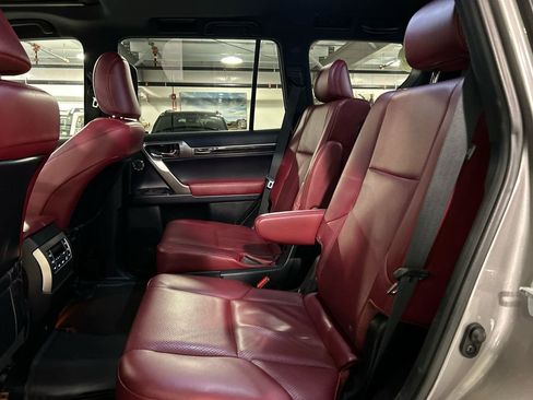 Used 2020 Lexus GX 460 Luxury w/ Luxury Sport Package AWD/4WD image 24