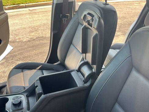 Used 2023 GMC Acadia SLT w/ LPO, Floor Liner Package image 21