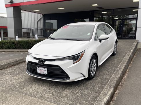 Certified 2023 Toyota Corolla LE w/ Carpet Mat Package (TMS) FWD image 3
