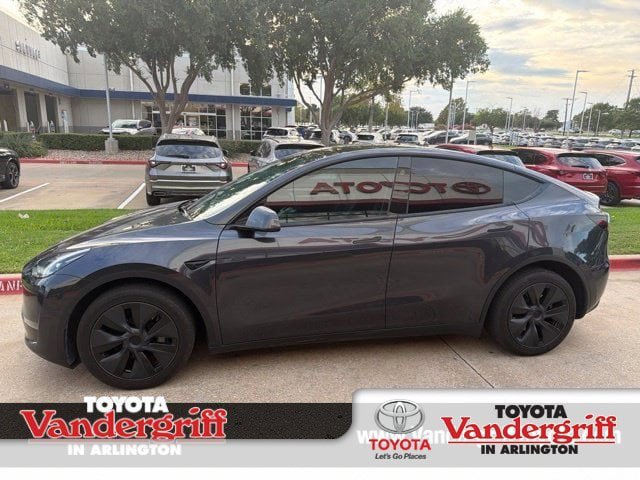 Used 2024 Tesla Model Y Long Range AWD/4WD image 1