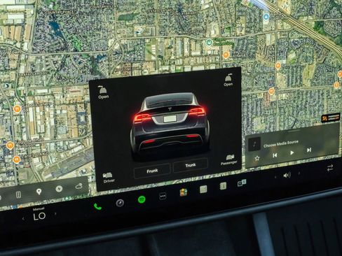 Used 2023 Tesla Model X Plaid image 34