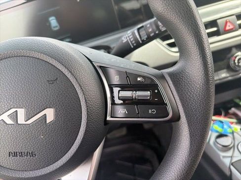 Used 2025 Kia Seltos LX AWD/4WD image 14