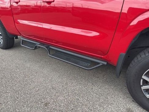 Used 2022 Nissan Frontier SV w/ Technology Package image 3