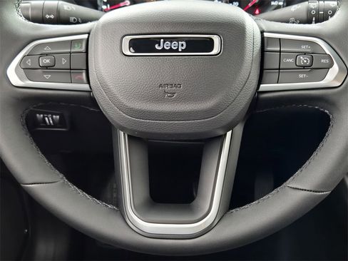 New 2026 Jeep Compass Latitude image 12