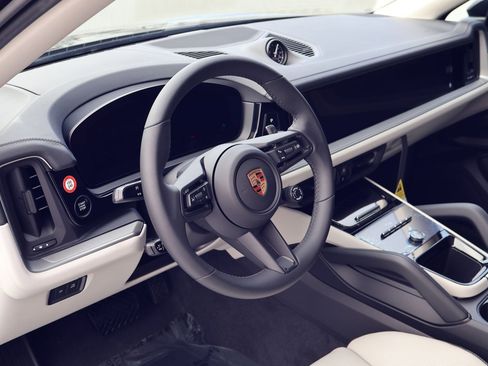 New 2026 Porsche Cayenne image 4