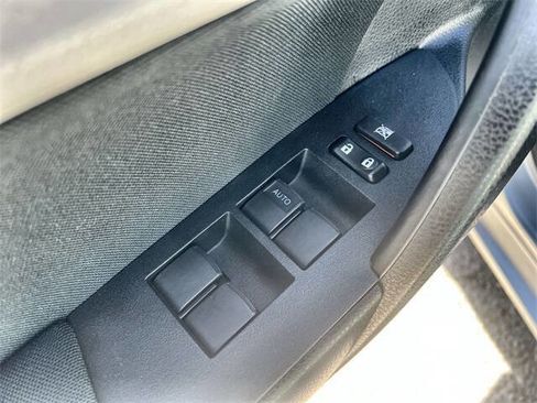 Used 2016 Toyota Corolla L image 21