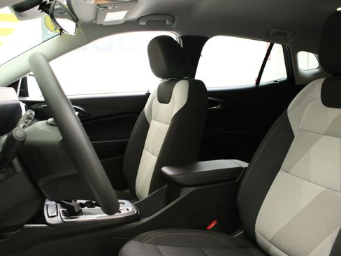 Used 2024 Chevrolet Trax LS FWD image 24