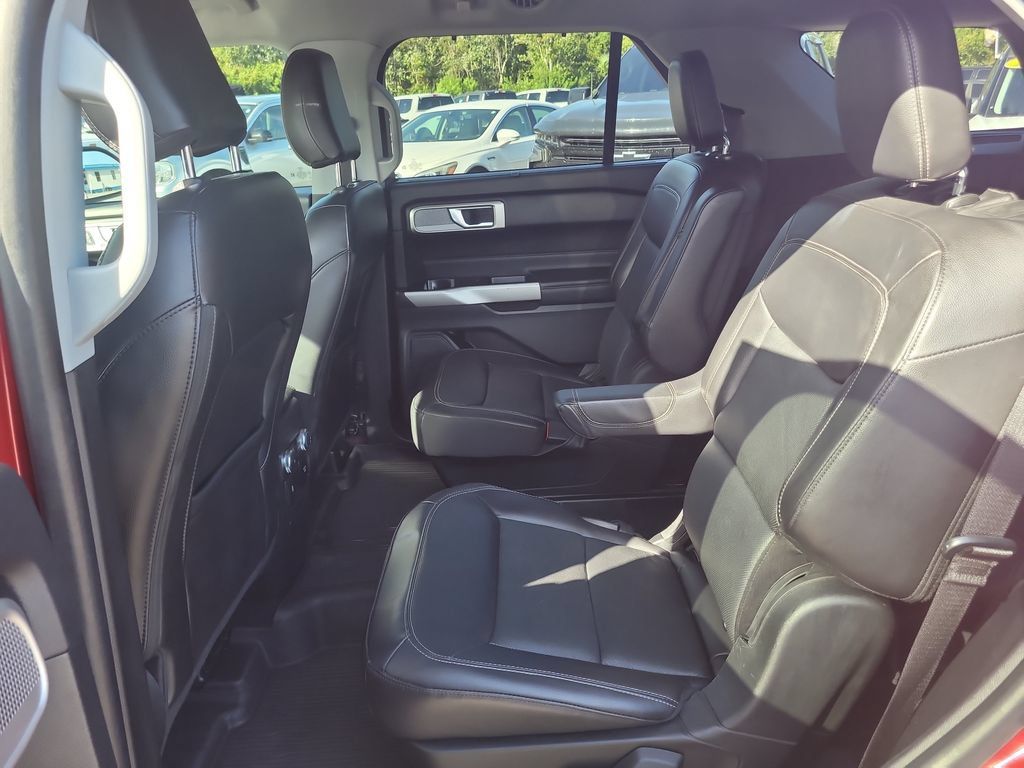 Certified 2022 Ford Explorer Limited w/ Equipment Group 301A RWD image 11