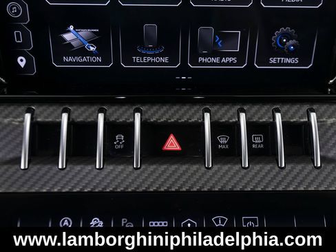 Used 2024 Lamborghini Urus Performante AWD/4WD image 26