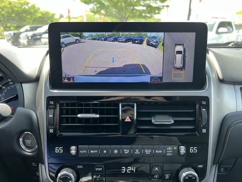 Used 2023 Lexus GX 460 Luxury w/ Sport Design Package AWD/4WD image 19