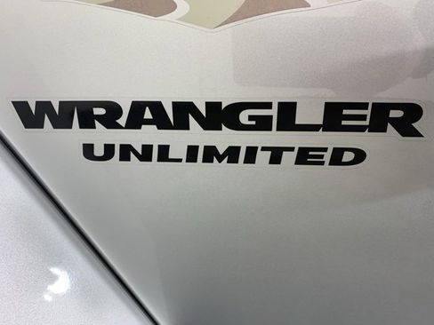 Used 2012 Jeep Wrangler Unlimited Sahara w/ Dual Top Group image 29