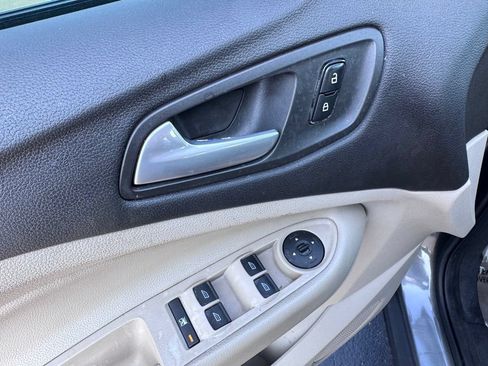Used 2013 Ford Escape SE FWD image 19