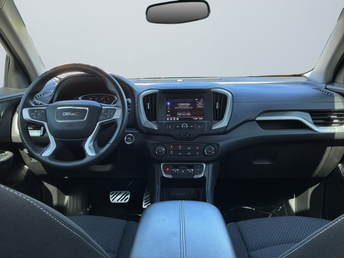 Used 2022 GMC Terrain SLE FWD image 10