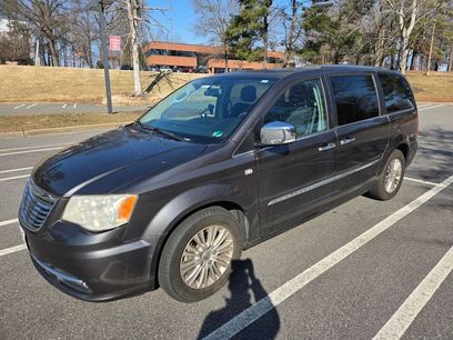 Used 2014 Chrysler Town & Country Touring-L