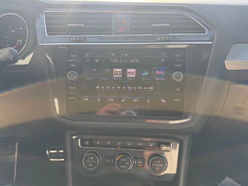 Used 2021 Volkswagen Tiguan SE R-Line image 13