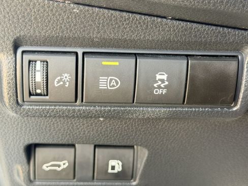 Used 2024 Toyota Corolla Cross AWD Hybrid w/ Convenience Package image 23