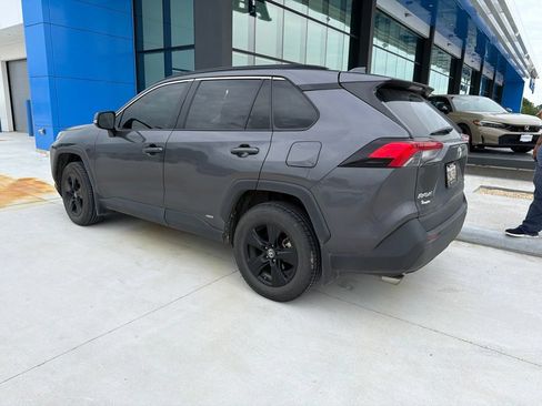 Used 2022 Toyota RAV4 XLE AWD/4WD image 6