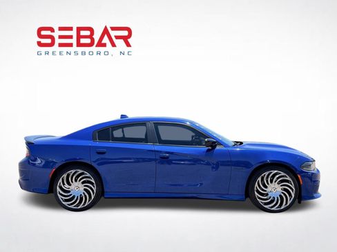 Used 2022 Dodge Charger R/T w/ Blacktop Package RWD image 9