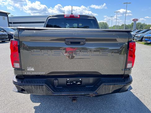 Used 2024 Chevrolet Colorado Trail Boss w/ Advanced Trailering Package AWD/4WD image 4
