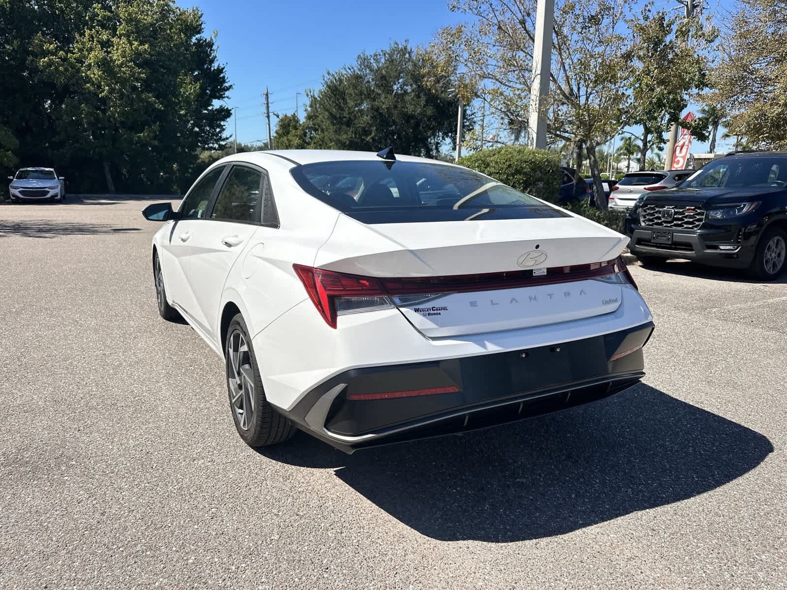 Used 2025 Hyundai Elantra Limited FWD image 4