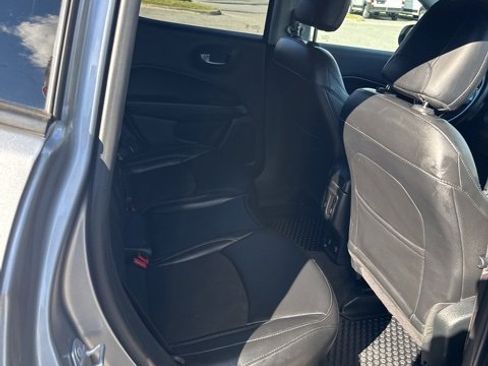 Used 2019 Jeep Compass Latitude w/ Popular Equipment Group image 10