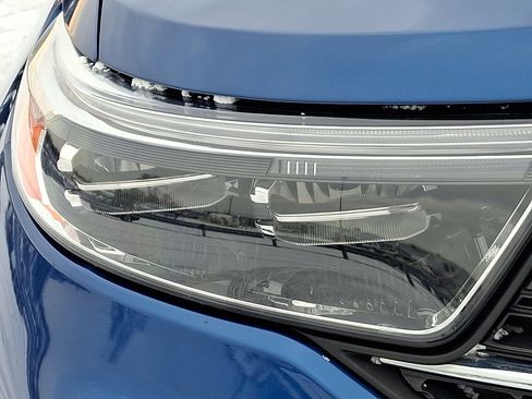 Used 2022 Ford Explorer XLT w/ Equipment Group 202A image 9