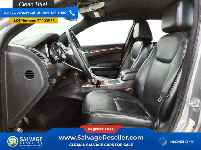 Used 2014 Chrysler 300 RWD image 9