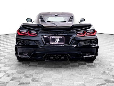 Used 2025 Chevrolet Corvette Z06 RWD image 4