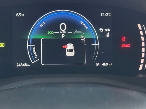 Used 2025 Toyota Camry LE image 39