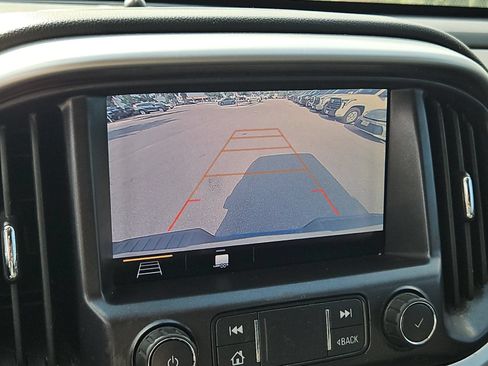Used 2019 Chevrolet Colorado LT w/ LT Convenience Package RWD image 16