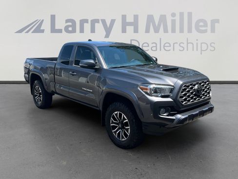 Used 2020 Toyota Tacoma TRD Sport AWD/4WD image 7