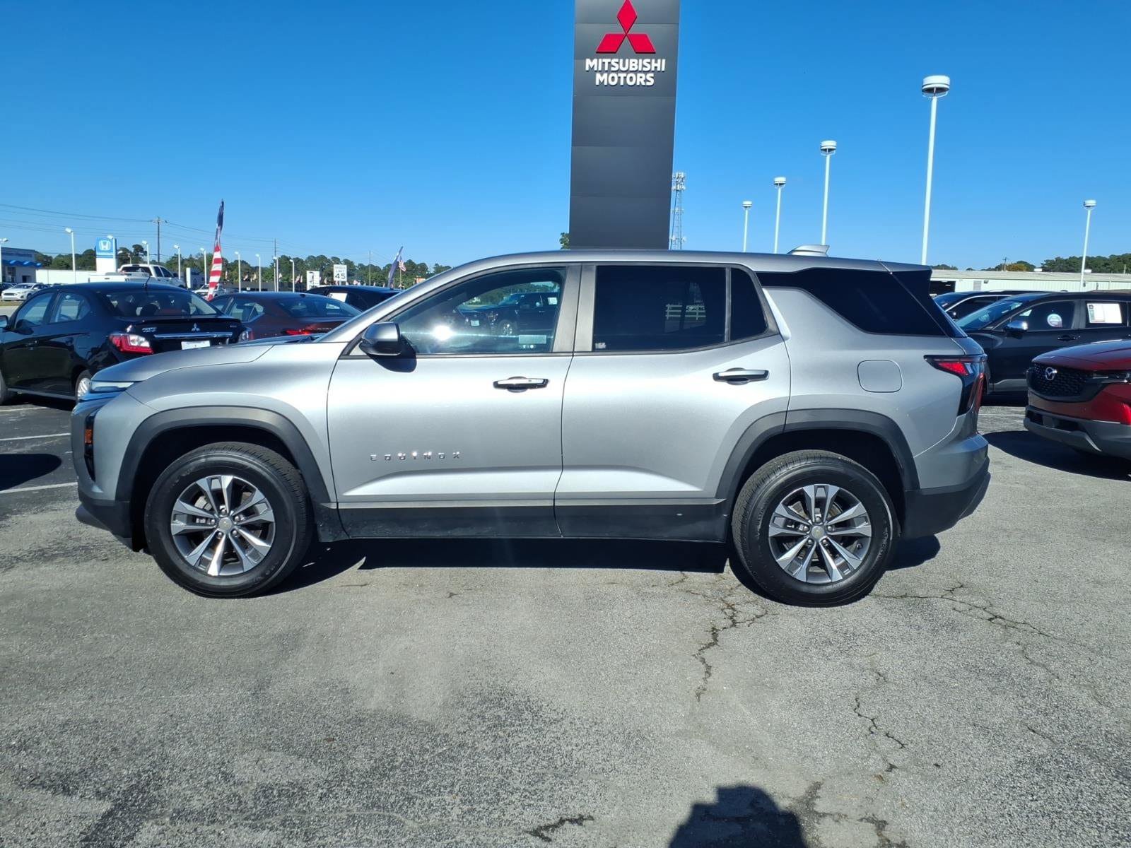 Used 2025 Chevrolet Equinox LT FWD image 5