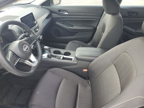 Used 2025 Nissan Altima 2.5 SV image 18