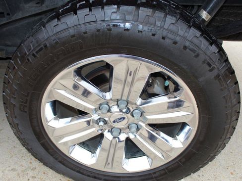 Used 2019 Ford F150 Lariat image 38