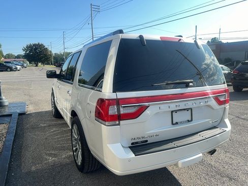Used 2016 Lincoln Navigator Select AWD/4WD image 5